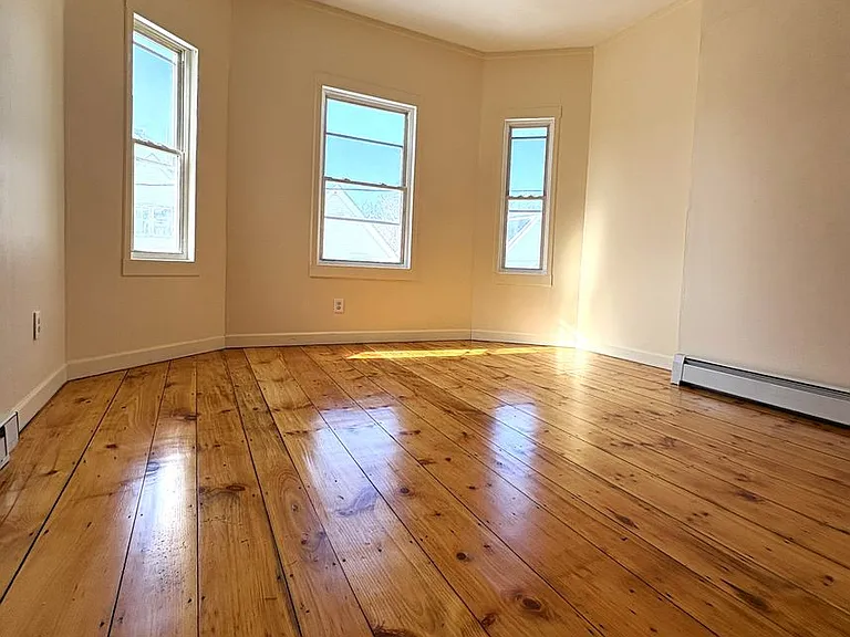 21-27 Clare St, Lowell — Photo 9