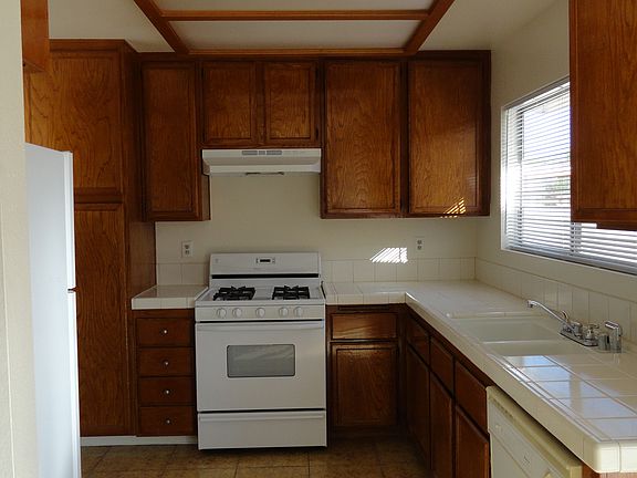 4th image of 4417 Newhaven Dr