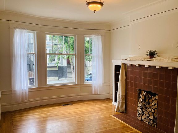 Front room view from hall entrance.