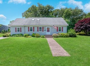 28 Hamlet St, Fairhaven, MA 02719