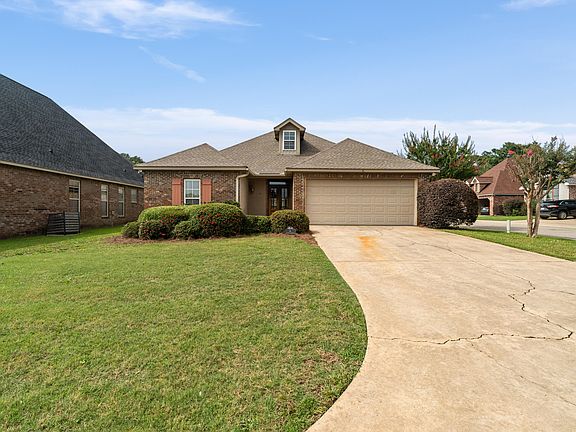 3rd image of 6 Beauregard Dr