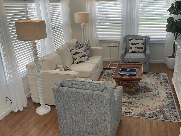 11330 S Indian River Dr #11 — Photo 3