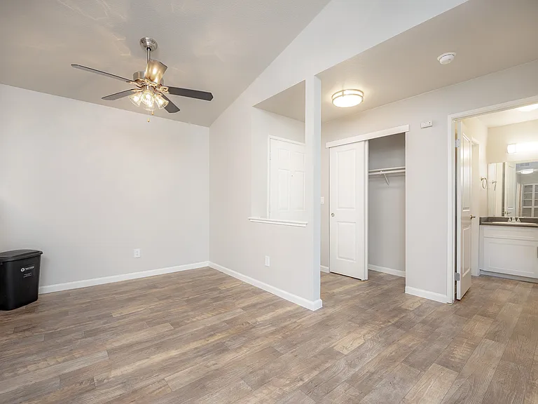Park Ridge B dining_bath