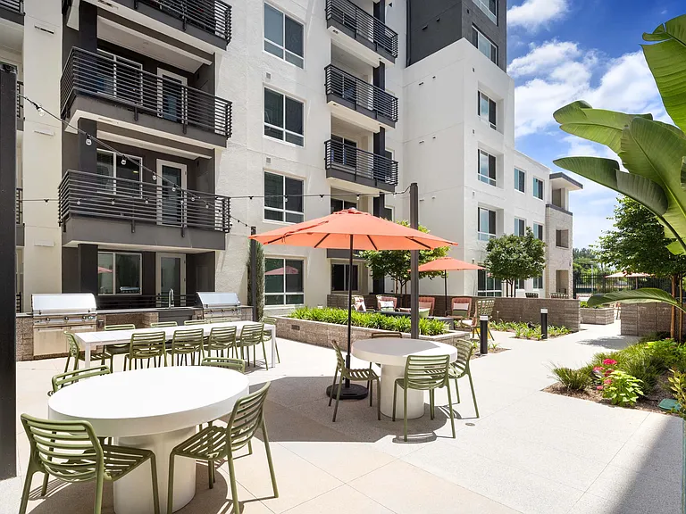 Alexan Noho West — Photo 124