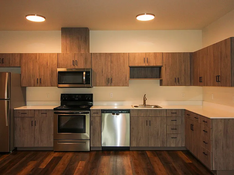 Creek's Edge Apartments — Photo 66