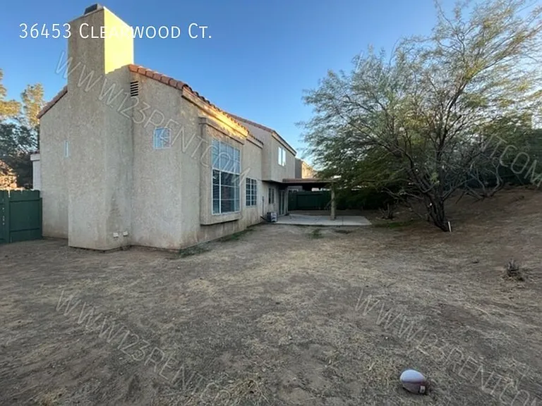 36453 Clearwood Ct — Photo 24