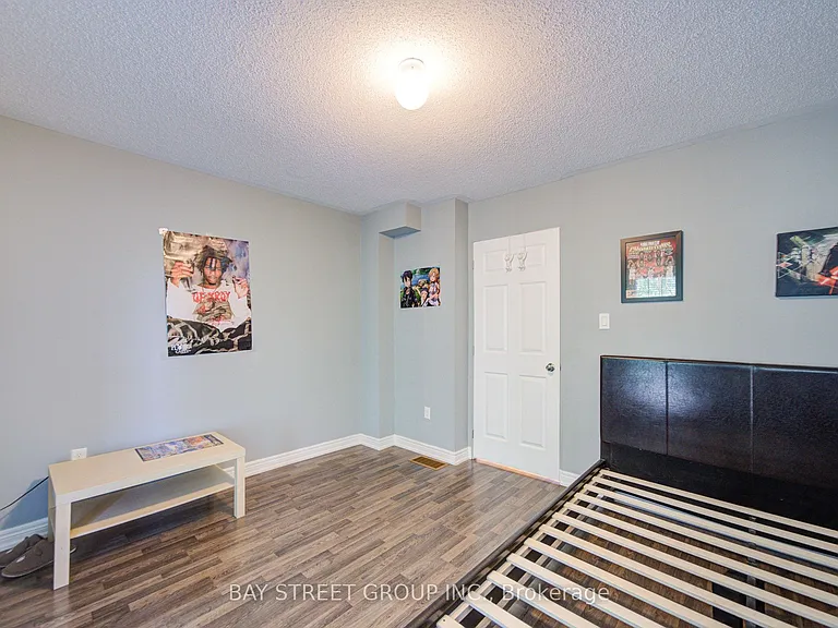 48 Roy Grove Way — Photo 33