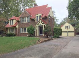400 S Woodland Dr, Kansas City, MO 64118