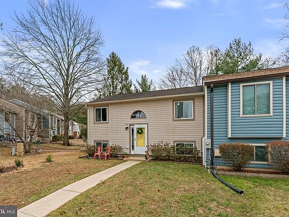 3rd image of 539 Greenblades Ct