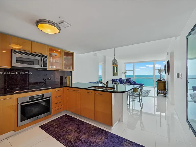 6801 Collins Ave #1204/1217 — Photo 12