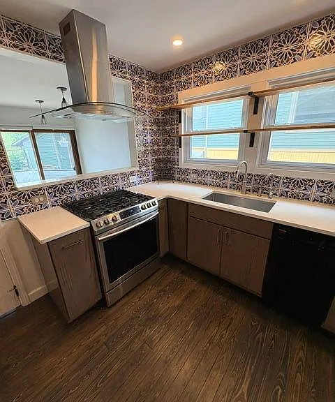 213 W Summit St — Photo 6