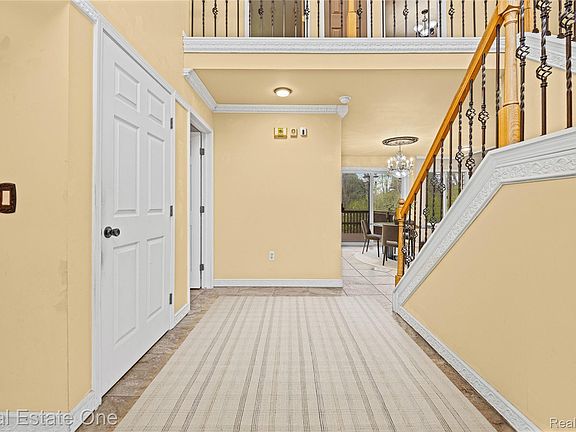 3rd image of 7295 W Maple Rd