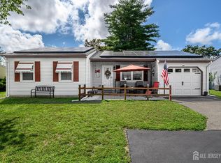 37 S Chestnut Ave, Manchester Township, NJ 08759