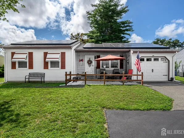 37 S Chestnut Ave, Manchester Township, NJ 08759
