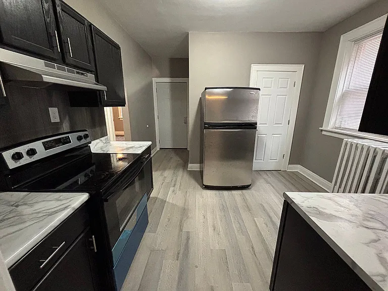 1341 Marshall St #2F — Photo 8
