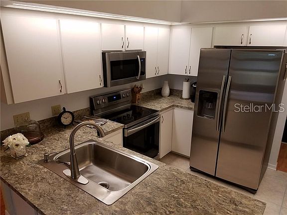 3rd image of 1392 Wyngate Dr
