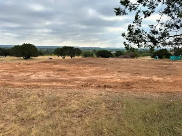 100 S Grand Cru Ln, Fredericksburg, TX 78624