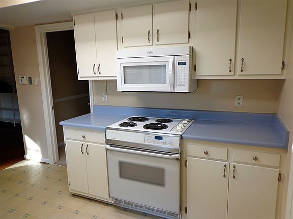 5th image of 10007 Willow Park Dr SE