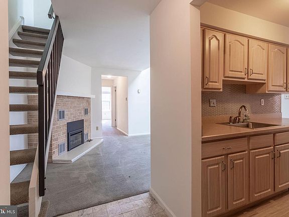 5th image of 633 Washington Pl #33