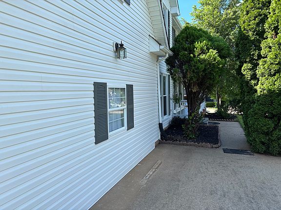 3rd image of 3321 Greenspoint Dr