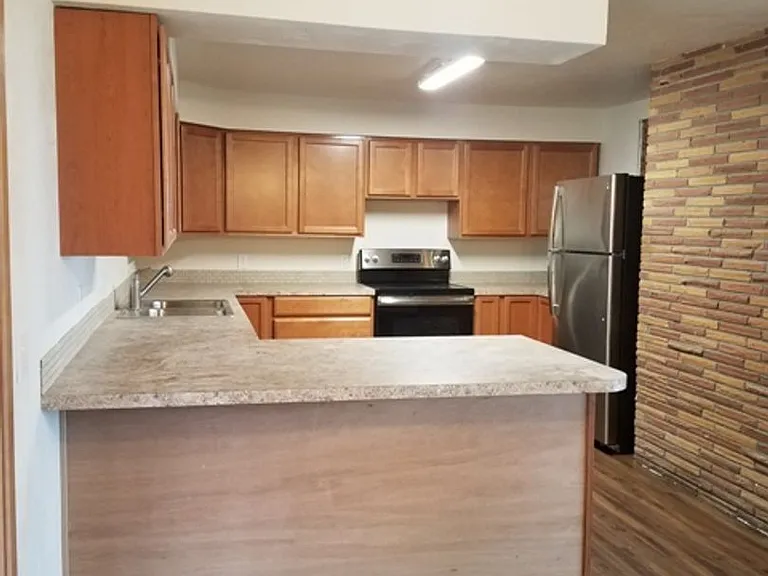 1125 Fairmount Ave — Photo 2