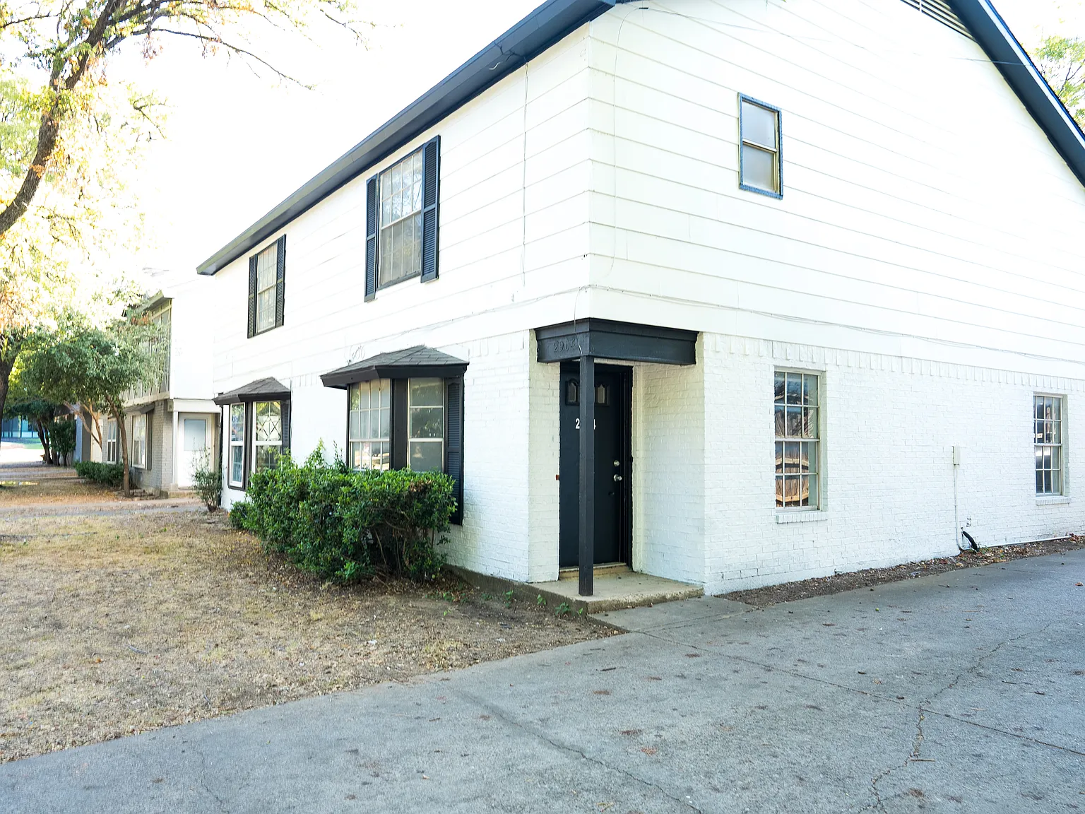 3 bed, 2994 sqft, $2,400 — Photo 2