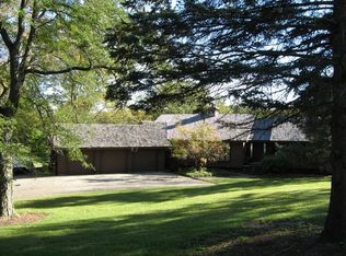 63 Ridge Rd, Barrington Hills, IL 60010