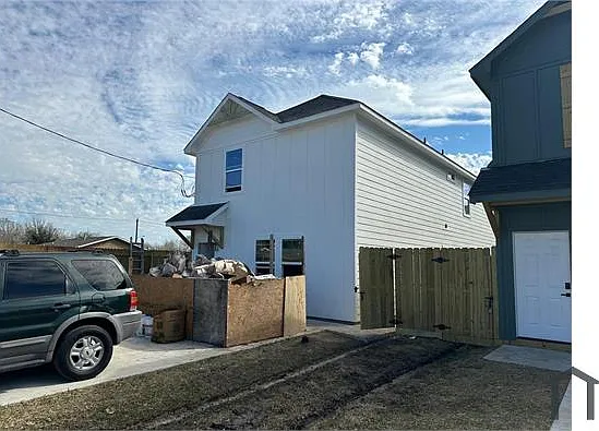 3 bed, 1190 sqft, $1,950 — Photo 3