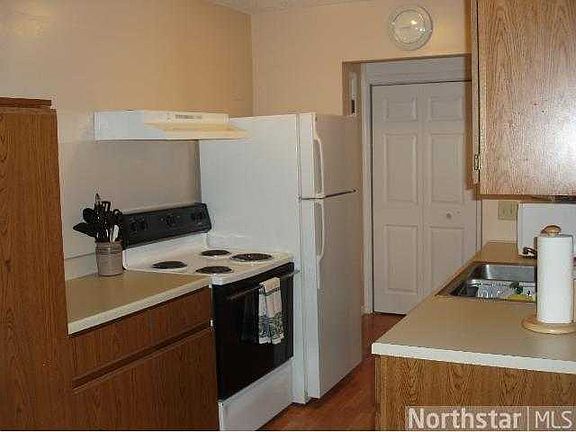 5th image of 2009 E 122nd St APT C19