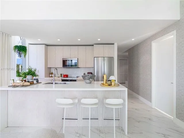 2000 Metropica Way #303 — Photo 3