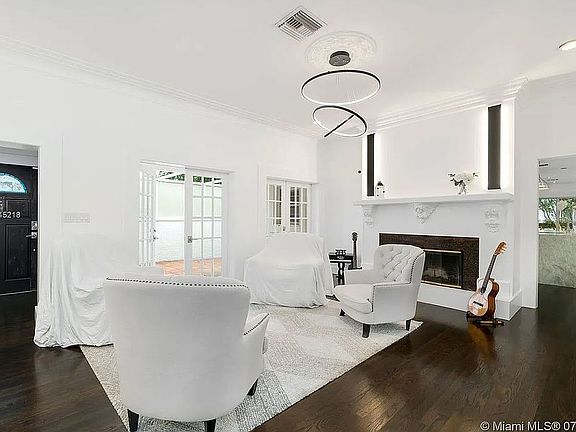 5th image of 5660 Granada Blvd