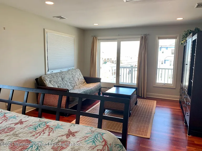 919 N Ocean Ave — Photo 34