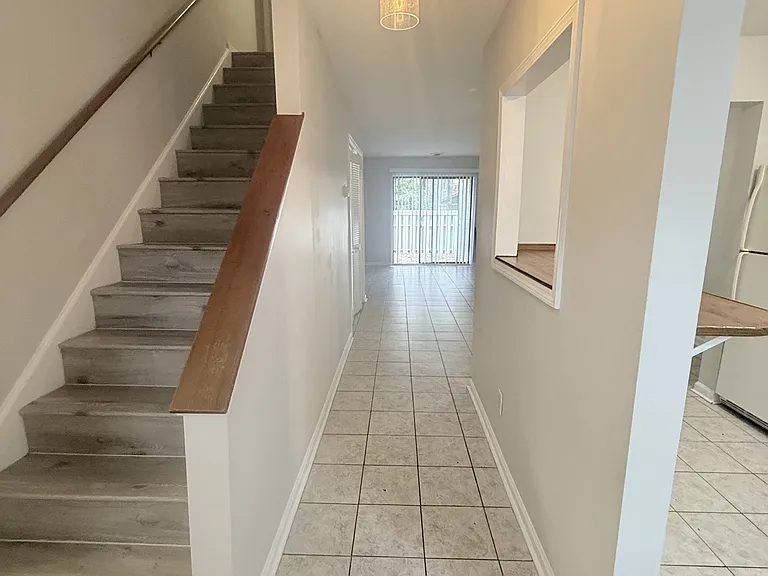 1025 Carolina Rd #W1 — Photo 10