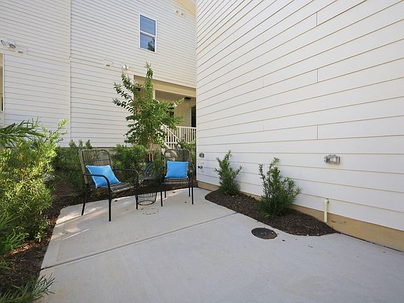 5th image of 2819 Wilcox Pl