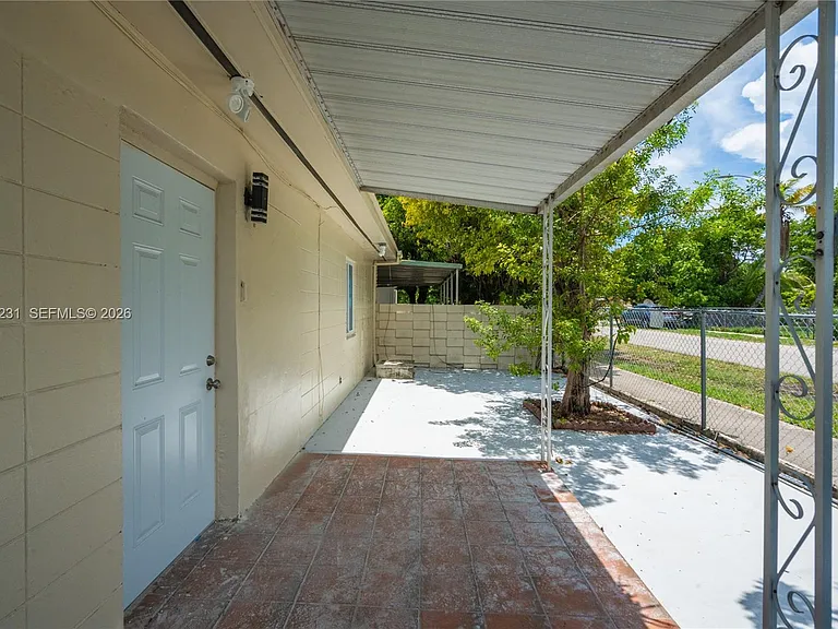 1701 NW 19th Ave — Photo 19
