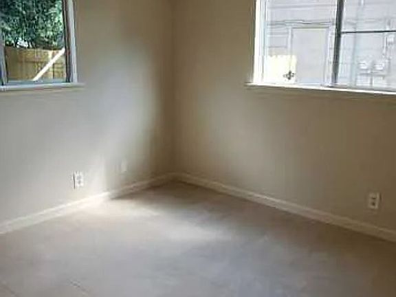 3rd image of 607-2 W Byrd Blvd