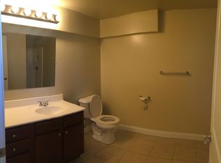 362 W Fort St #5, Farmington, IL 61531