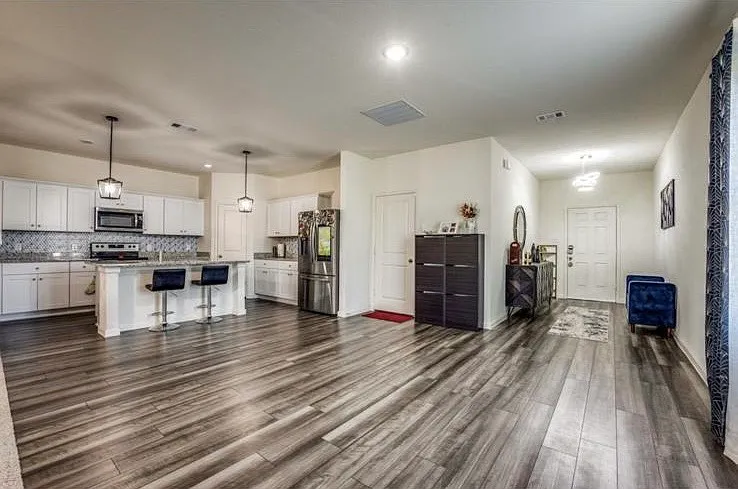 625 Colgate Cir — Photo 2