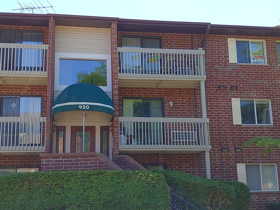 1st image of 920 N Lakeside Dr APT 2A