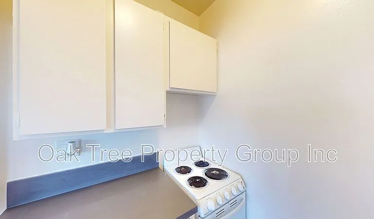 535 41st St #17 — Photo 12