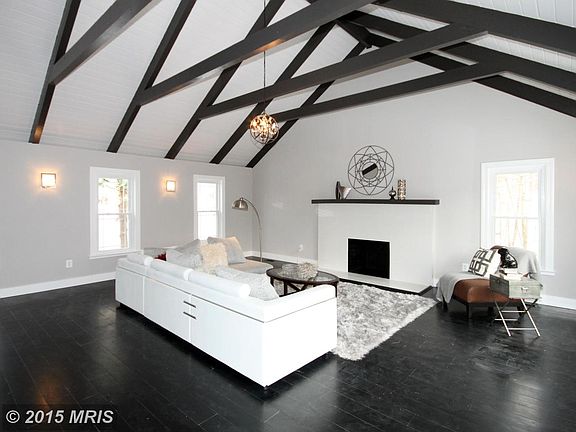 3rd image of 9819 Quail Run Ct