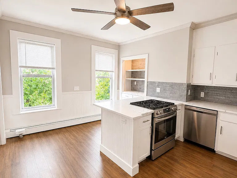 279 Webster St #1 — Photo 2