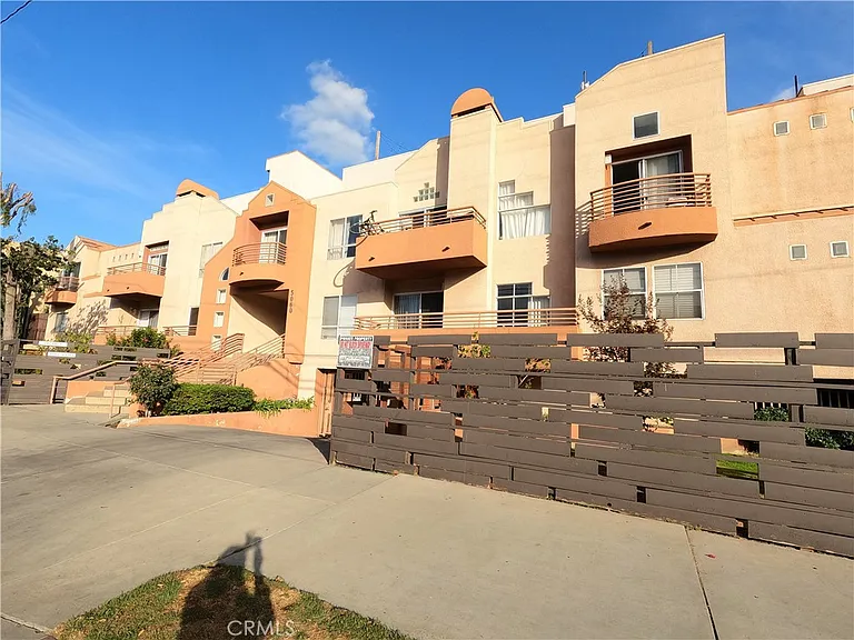 5060 Kester Ave #103 — Photo 17