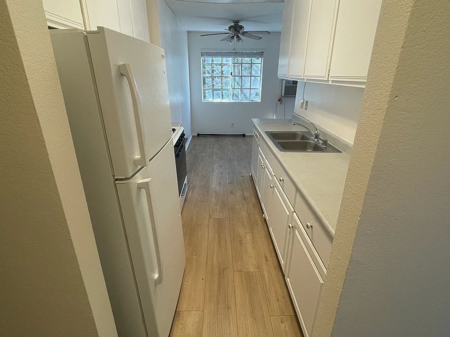 3 bed, $3,300 — Photo 2