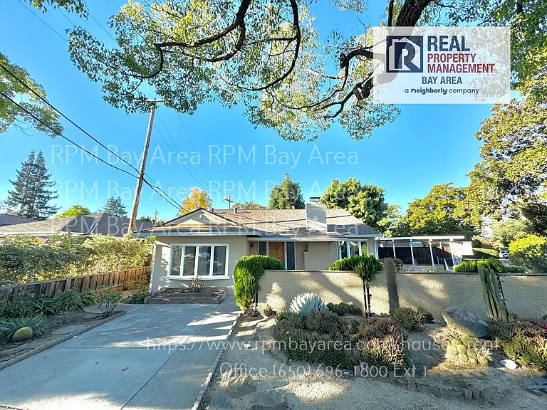 1087 Embarcadero Rd — Photo 1