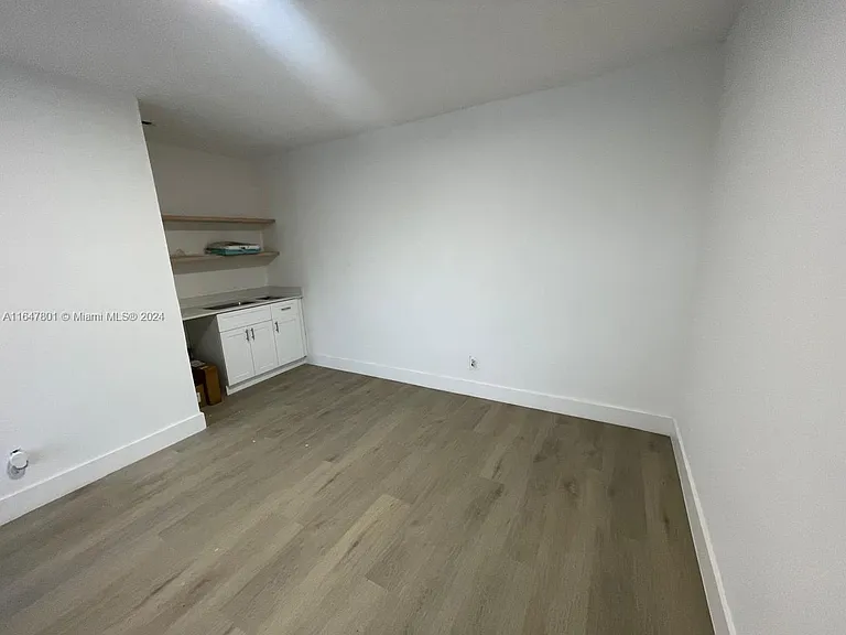 800 N Federal Hwy #5 — Photo 24