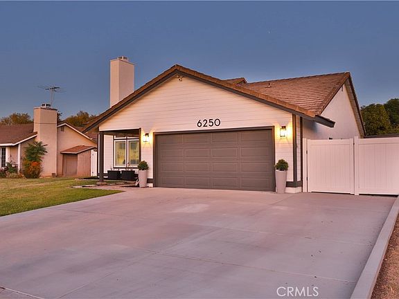 3rd image of 6250 Meadowbrook Ln
