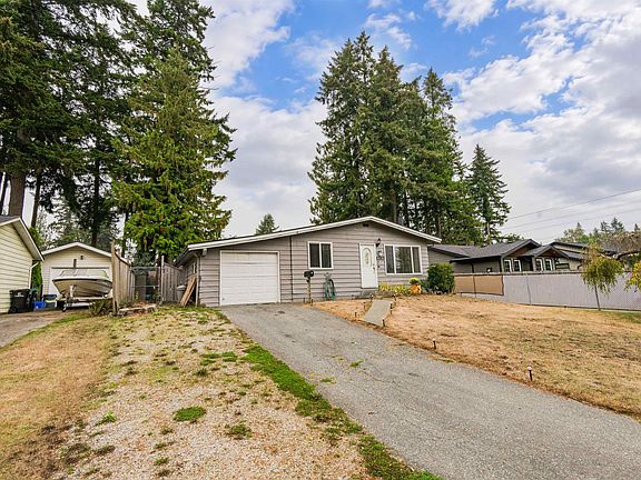 3rd image of 4567 202nd St