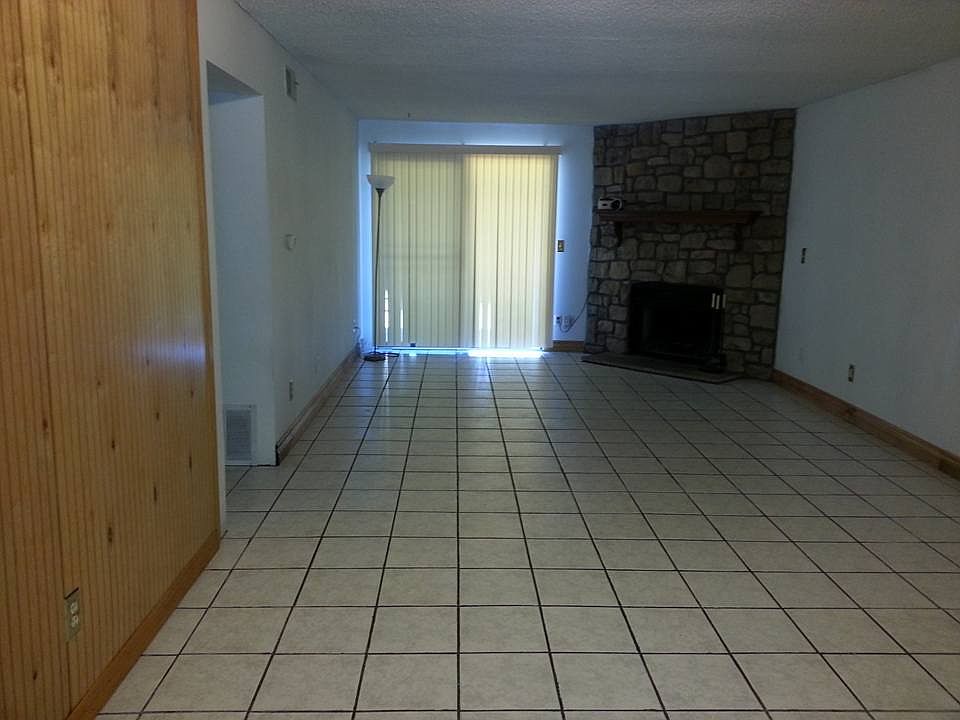 Living room dining room
