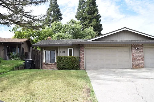 6051 Roloff Way Photo 1